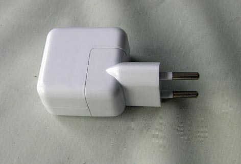 http://yixintech.be/ebay/photo/GSM/iPhone_ac/iphone_charger.jpg